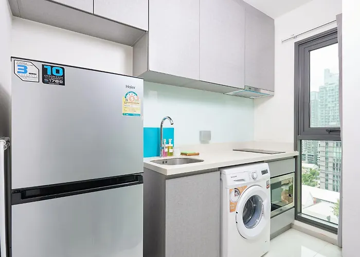 Апартаменты 5mins Walk To Bts Thonglor, Skyline View Бангкок