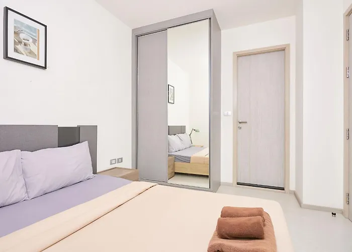 Апартаменты 5mins Walk To Bts Thonglor, Skyline View Бангкок