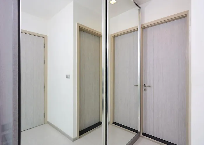 5mins Walk To Bts Thonglor, Skyline View Бангкок